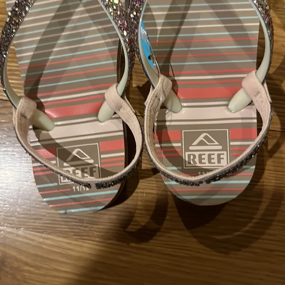 Reef Girls' Stargazer Prints Flip Flops, Size 11/12